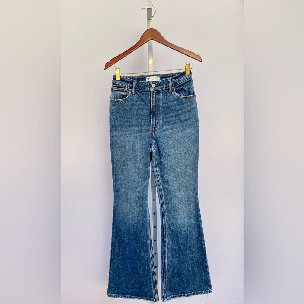 Abercrombie & Fitch Curve Love The 70s Vintage Flare Ultra High Rise Size 26